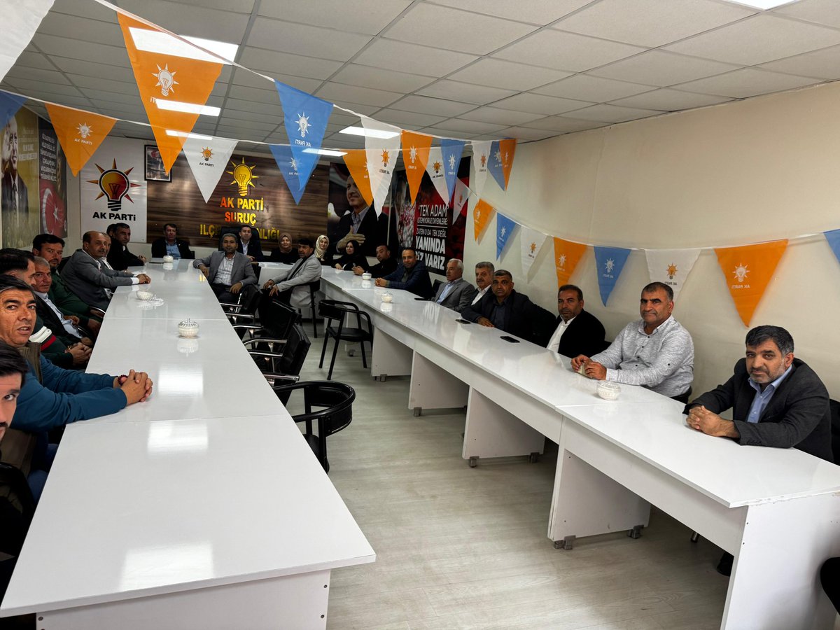 Suruç İlçemizin Haftalık İlçe Yönetim Kurulu Toplantısına Katılım Sağlayarak İlçe Başkanımız <a href="/ibrahimucar89/">İbrahim Uçar</a> Başkanlığında Gerçekleştirdik

Yapılan ve yapılacak çalışmaları istişare ettik
#30GündeŞanlıurfa
<a href="/milhamigunbegi/">M.İlhami GÜNBEGİ</a>
<a href="/abuyukgumus/">Ahmet Büyükgümüş</a>
<a href="/hakanaksu058/">Hakan AKSU 🇹🇷</a>
<a href="/farukaytek/">Faruk Aytek</a>
<a href="/akpartiurfa/">AK PARTİ ŞANLIURFA</a>
<a href="/SbrKnk/">Sabri KONAK</a>