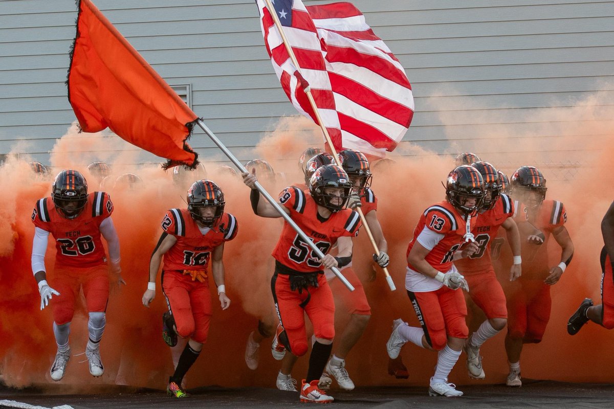 techtigerfb's tweet image. To all of the men and woman of the United States Armed Forces, THANK YOU FOR YOUR SERVICE🇺🇸🇺🇸#veteransday @ISD742 @tech_activities