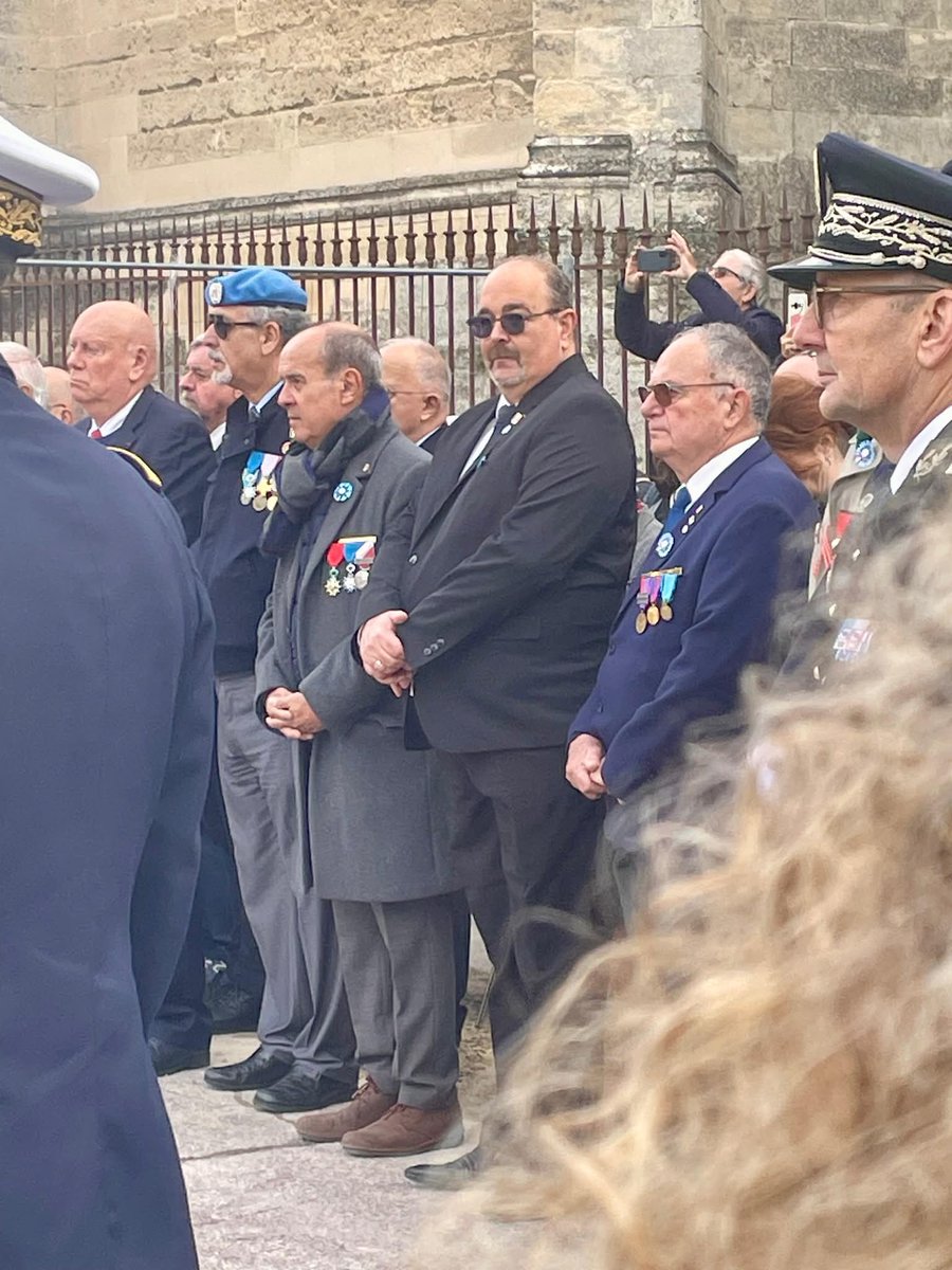 Ce matin présent à la cérémonie départementale du 11novembre palais des papes et rocher des doms pour ne jamais oublier #anonm Merci <a href="/udsp84/">UDSP84</a> <a href="/sdis84/">SDIS de Vaucluse-84</a>