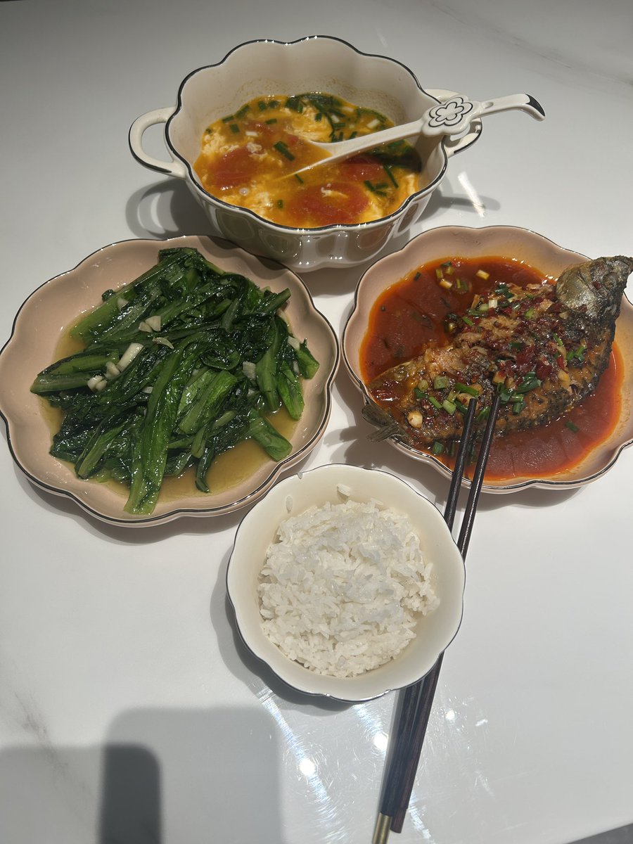 iceoug's tweet photo. 别人半夜在做饭 我也在做 https://t.co/2D4smHu7tJ