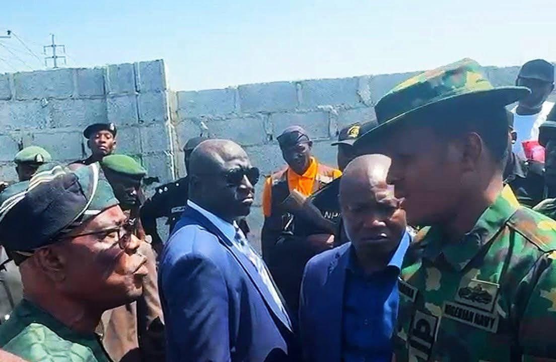 Aikoriogie2008's tweet photo. 🇳🇬 When Leadership Loses Decorum

Imagine this — a Minister of the FCT openly insulting a uniformed officer in the line of duty is Unreal and Unbelievable.

Mr. Wike’s actions reflect a worrying lack of respect for the uniform and the principles of order he is meant to uphold.

A soldier takes commands, not opinions. He was simply carrying out an instruction to prevent unauthorised access. If there’s a dispute about property, there are proper channels to address it — not public humiliation of those serving their country.

When we talk about de-marketing Nigeria, this is precisely what it looks like — when those in authority act without restraint or respect, they damage the very image they are sworn to protect.

Nigeria deserves better leadership, guided by dignity, respect, and a sense of national responsibility.