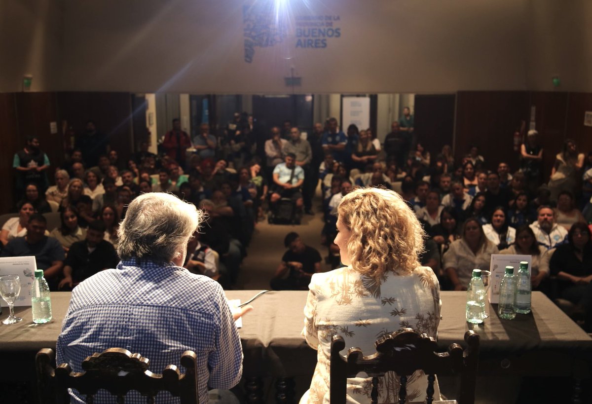 El ministro <a href="/waltercorreaok/">Walter Correa</a> participó del panel de cierre de la primera Feria del Libro “Palabras Trabajadoras”, realizada en la Casa de la Provincia para visibilizar la cultura obrera bonaerense a través de la literatura, el arte y la palabra.
