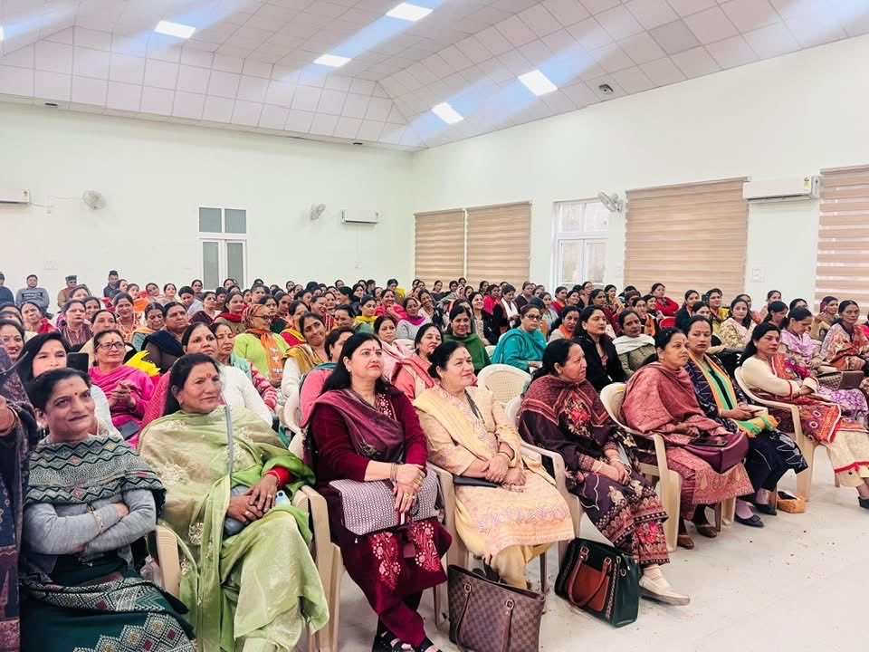 krishnathakurh's tweet image. आज भारतीय जनता पार्टी महिला मोर्चा जिला परिचय बैठक में मुख्य रूप से नेता प्रतिपक्ष पूर्व मुख्यमंत्री आदरणीय जयराम ठाकुर जी ,महिला मोर्चा प्रदेश अध्यक्षा डेजी ठाकुर जी, महामंत्री कमलेश जी विशेष रूप से उपस्थित रही