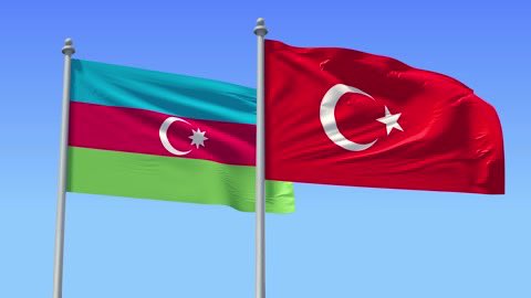 Yüreğimize ateş düştü… Azerbaycan’dan ülkemize gelmekte olan, içinde 20 askerimizin bulunduğu Millî Savunma Bakanlığımıza ait C-130 tipi askerî kargo uçağının Gürcistan-Azerbaycan sınırında düşmesi sonucu şehit olan askerlerimize Allah’tan rahmet, kederli ailelerinin ve