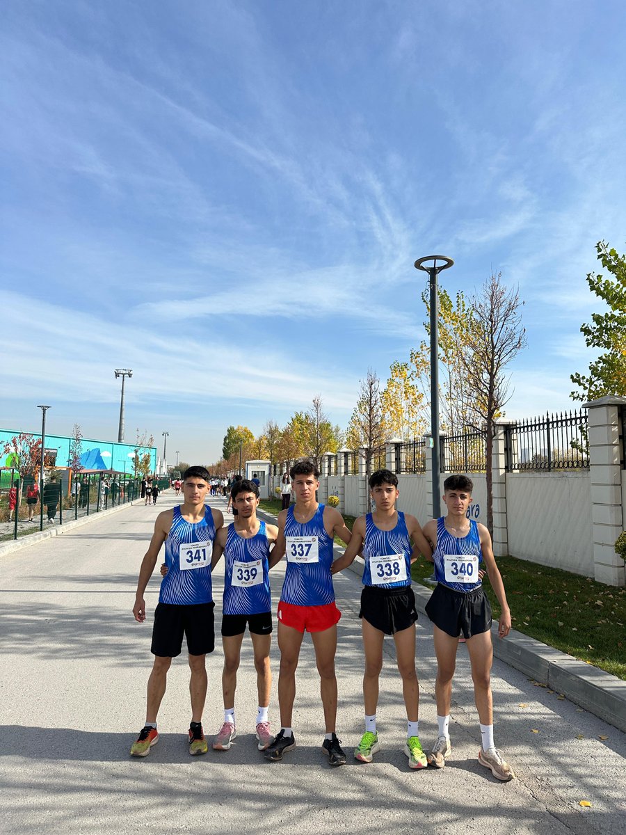 📍 Ankara

10 Kasım Atatürk’ü Anma Atletizm Yarışmaları’nda ilimizi temsil eden sporcularımız, farklı branşlarda elde ettikleri derecelerle organizasyonu başarıyla tamamladı.

🏆 Genç Erkekler Takımı – Türkiye Şampiyonu
🥇 Furkan Kanlı – Türkiye Şampiyonu (Ferdi)
🥈 Salih Özdemir