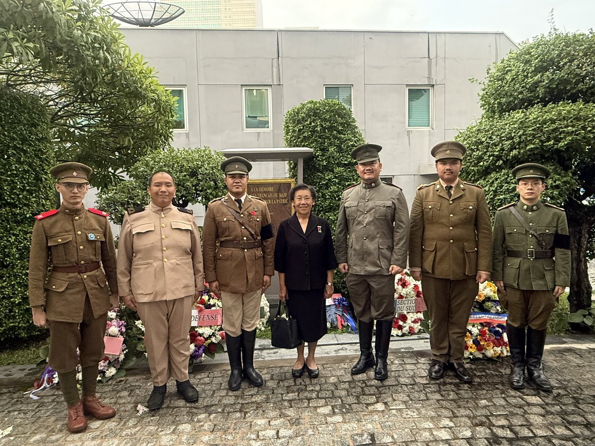 SPICHAI2's tweet photo. 🇹🇭🇫🇷 En ce jour solennel, la SMLH – Section Thaïlande rend hommage aux Légionnaires de Persée, exemple de courage et de service. 🏛️ Merci à S.E.M. J.-C. Poimboeuf pour son accueil lors de la cérémonie à l’Ambassade de France @FRenThailande @LegendusEst @SmlhNational https://t.co/FD2HQSNvfZ