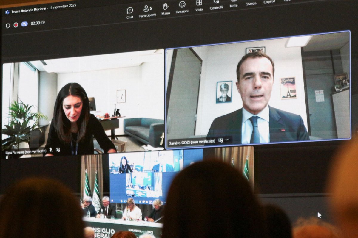 <a href="/davide_guarini/">Davide Guarini</a> <a href="/FisascatVeneto/">Fisascat Cisl Veneto</a> <a href="/CislFisascat/">FisascatCislLombardia</a> <a href="/FisascatT/">FISASCAT TOSCANA</a> <a href="/fisascater/">Fisascat Cisl Emilia Romagna</a> <a href="/FisascatRoma2/">@FisascatRoma</a> <a href="/FisascatCislPug/">Fisascat Cisl Puglia</a> <a href="/FisascatTrento/">Fisascat Cisl del Trentino</a> <a href="/FisascatSicilia/">Fisascat Cisl Sicilia</a> <a href="/FisascatMarche/">Fisascat Cisl Marche</a> <a href="/FisascatLiguria/">FisascatLiguria</a> <a href="/FisascatC/">Fisascat Cagliari</a> <a href="/fisascatumbria/">fisascatumbria</a> <a href="/stefaniacraxi/">Stefania Craxi</a> <a href="/VEParsi1/">Vittorio Emanuele Parsi</a> <a href="/pinapic/">Pina Picierno</a> <a href="/sandrogozi/">Sandro Gozi</a> 🟢 #11novembre #ConsiglioGenerale #FisascatCisl #PerUnaPaceGiustaEDuratura <a href="/sandrogozi/">Sandro Gozi</a>: “Il ruolo del Regno Unito diventa strategico nello scenario globale attuale. La Brexit è uno dei più grandi errori storici. La scelta oggi è quella di cooperare con i grandi attori europei,