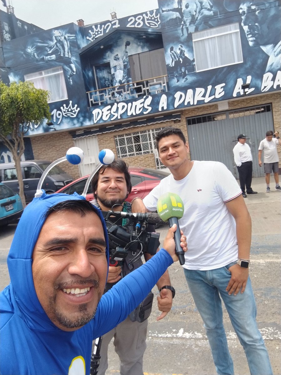 Chapulingrone's tweet photo. Este sábado por @LatinaDeportes desde 4pm conoce un poquito más de mi CHAPULÍN BLANQUIAZUL por el programa #SOMOSVOLEY https://t.co/R8XlMn48h7
