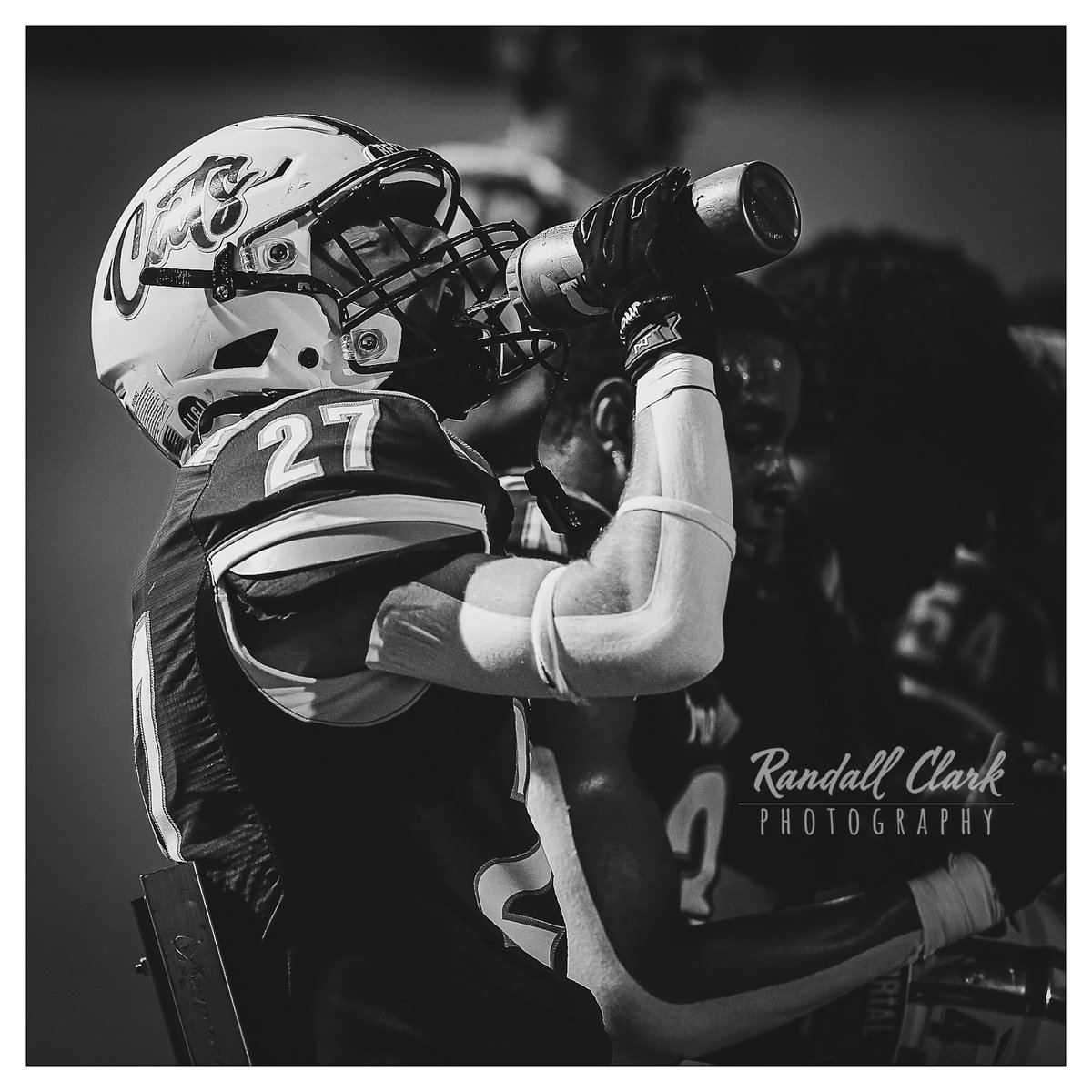 randallclark22's tweet photo. Memorial v Klein Oak TISD Stadium 11/7/25 

#tomball #tomballtx #tomballisd #fridaynightlights #football #highschoolfootball #varsityfootball #texasfootball #sportsphotography #tomballmemorial  #sportsphotographer #sportsphoto #houstonphotographer #tomballphotographer #navyempire #tisd #tomballwildcat #randallclarkphotography