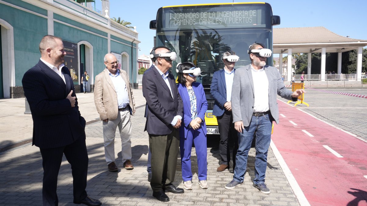 GuaguasLPA's tweet photo. |𝙂𝙐𝘼𝙂𝙐𝘼𝙎 𝙀𝙇𝙀́𝘾𝙏𝙍𝙄𝘾𝘼𝙎 ⚡🚍|

💛Nos movemos hacia una movilidad más limpia y eficiente con la incorporación de 10 nuevas guaguas 100% eléctricas.

Estos vehículos, de 9,5 metros de longitud, están especialmente diseñados para dar un servicio más sostenible y accesible, capaces de circular por vías estrechas y conectar mejor los barrios de la ciudad.

⚡Cuentan con piso bajo integral, rampas automáticas, iluminación LED, puertos USB de carga rápida y pantallas informativas, proporcionando mayor confort y tecnología a bordo.