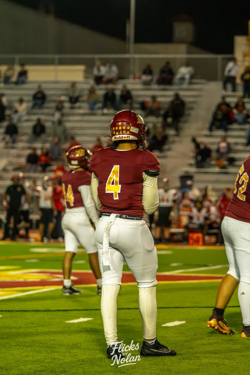 Thank you everyone who was involved in this journey to friends, family to coaches. I love you guys!
<a href="/coachhouston123/">Coach Houston</a> <a href="/raudriccurtis/">Raudric Curtis</a> <a href="/_jeffbranson/">Jeff Branson</a> <a href="/LBWilsonFootbal/">LB Wilson Football</a>