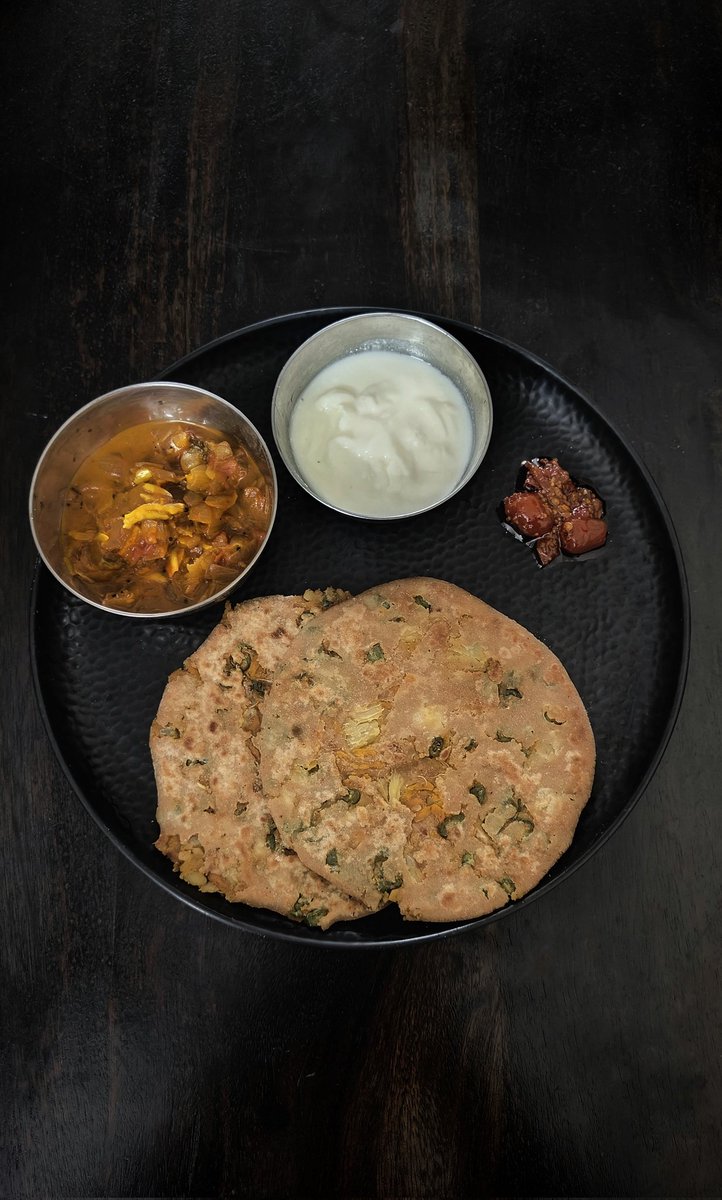muthu_tara's tweet photo. Netraya cutlet
Indraya stuffed paratha
#taracooks https://t.co/UXJEK4Y2Zp