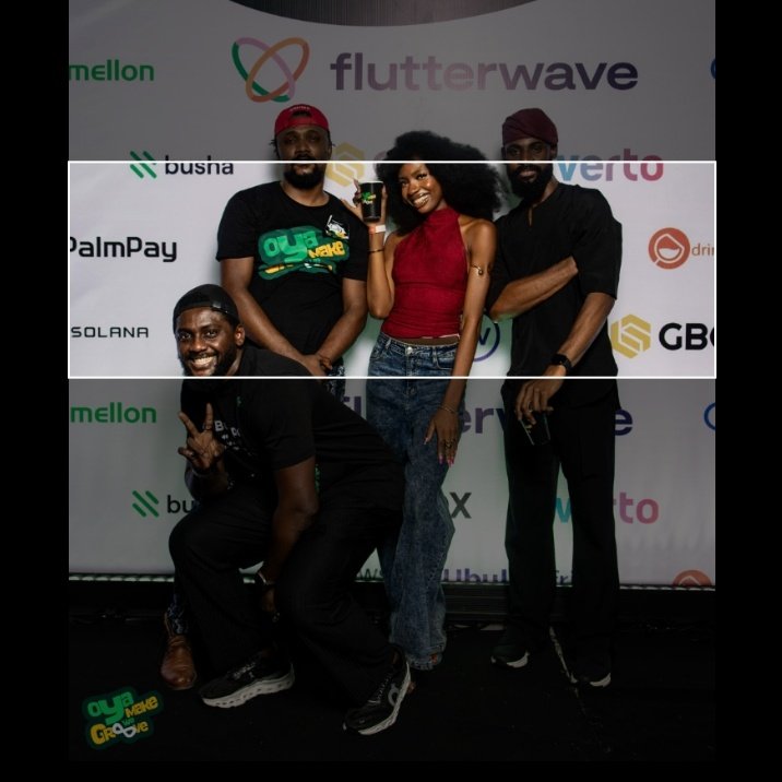 TechCircle123's tweet image. Uhh... how do I fit this in my header? 🫠