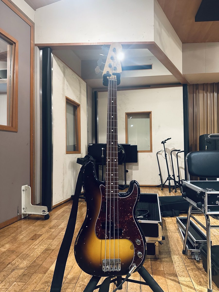 X見なさすぎてベースの日という存在忘れてましたが、私の相棒だけ載せておきます。

Fender MBS Jason Smith