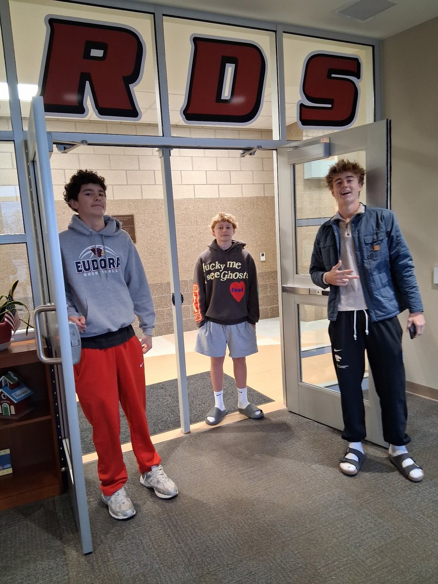 EudoraHoops's tweet photo. More Pics of our Basketball Boys at EES! https://t.co/H1VeCIRAz6
