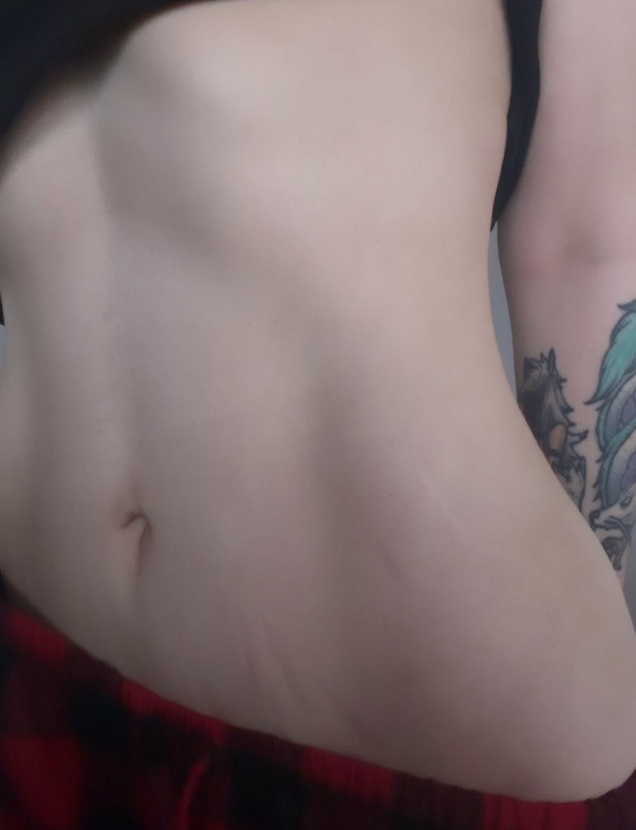 viotubing's tweet image. left hip has joined the battle