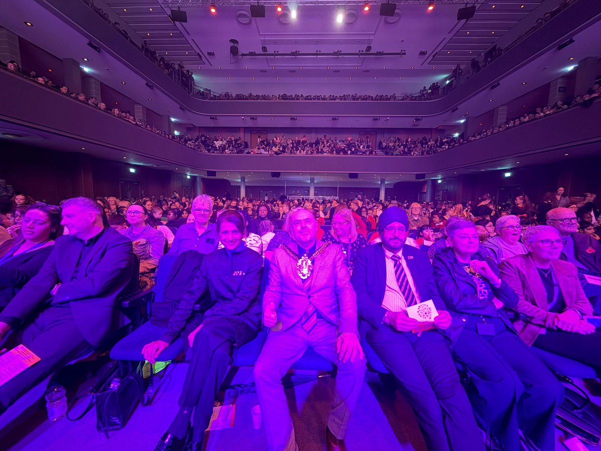 WolvesMayor's tweet image. It was an honour to attend the City Diversity Celebration  at the Halls last night! It was great to see our city&apos;s young people show off their talents, whilst celebrating the great diversity we have in our City #wolverhampton