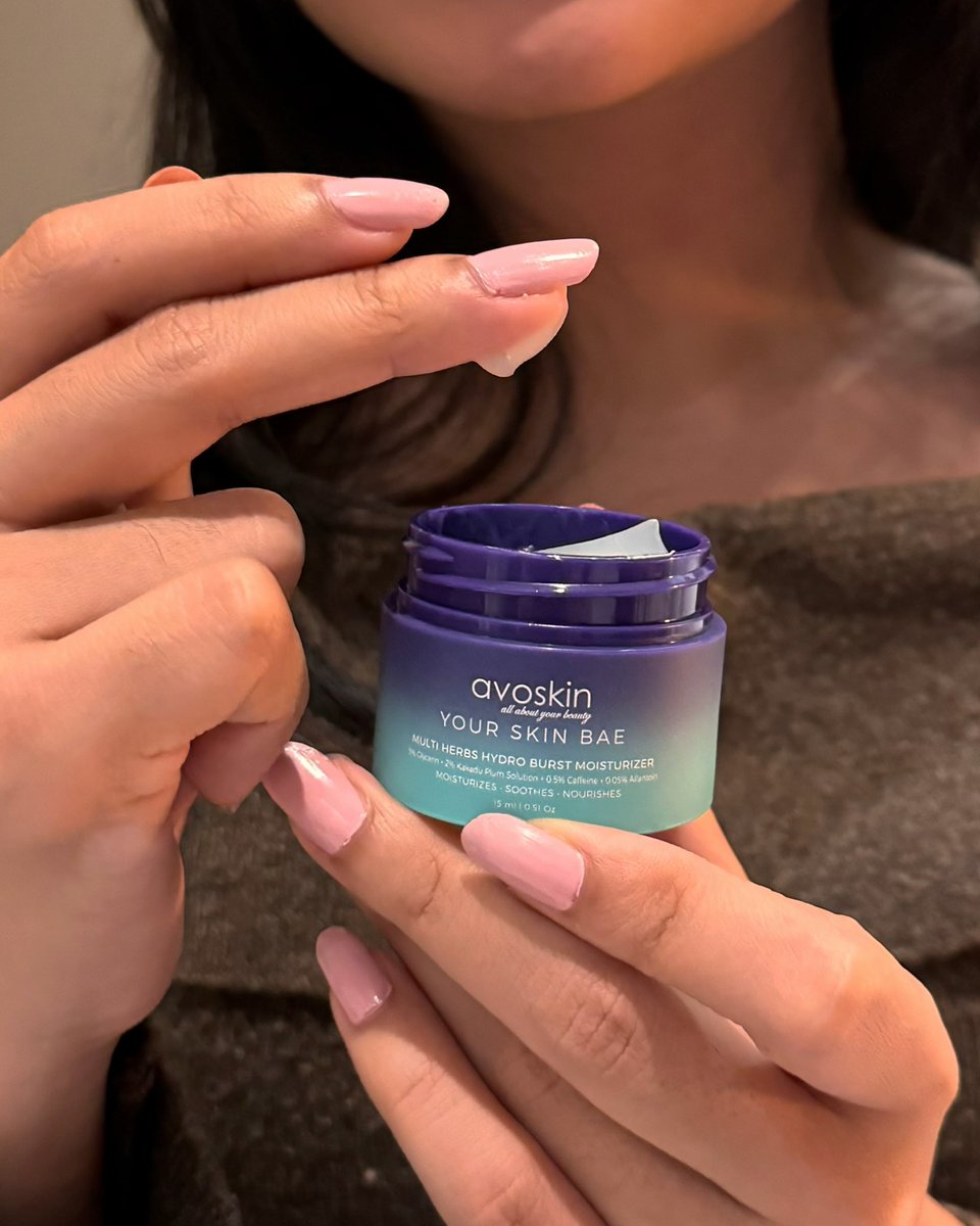 avoskinbeauty's tweet photo. ❤️ & 🔁 untuk kamu yang kulitnya berubah jadi kering di cuaca panas hujan panas hujan ini👇
🔽
🔽
🔽
#FromBasictoAdvanced https://t.co/ibhlWkaaFV