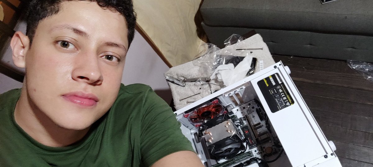 Cristian_CTIME's tweet photo. Hace 2 meses comence a comprar pieza por pieza lo que necesitaba para mi primera pc, y hace poco la termine de armar, esfuerzo y dedicacion, todo esto listo para empezar en #SF6, faltan algunas cosas pero ahi vamos.
#CTIMESF6 https://t.co/JubiCGYnZt