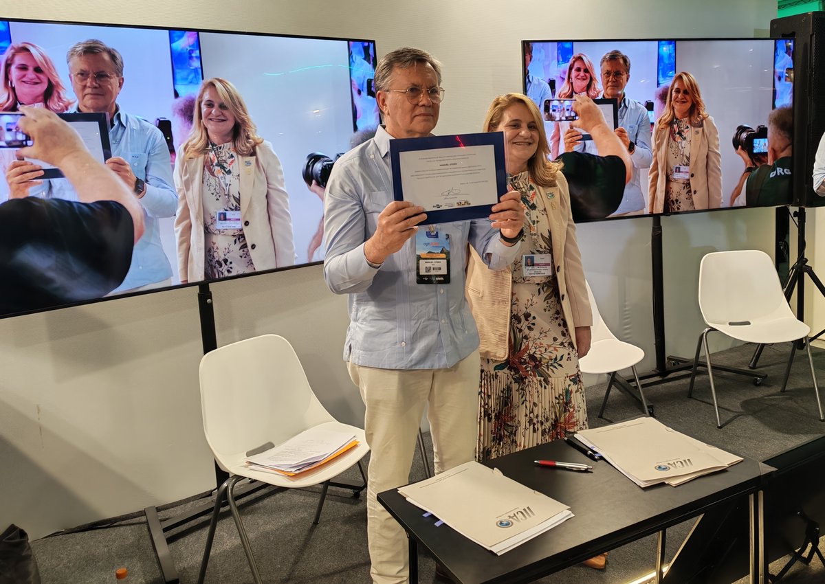 En #COP30 de Belém do Pará, <a href="/embrapa/">Embrapa</a> y el <a href="/IICAnoticias/">IICA</a> fortalecen su alianza para impulsar ciencia y tecnología en agro de América Latina y el Caribe.

Más información 📰👉🖱️iica.int/es/prensa/noti…

#IICA #COP30 #AgriculturaSostenible #Américas #InnovaciónAgropecuaria