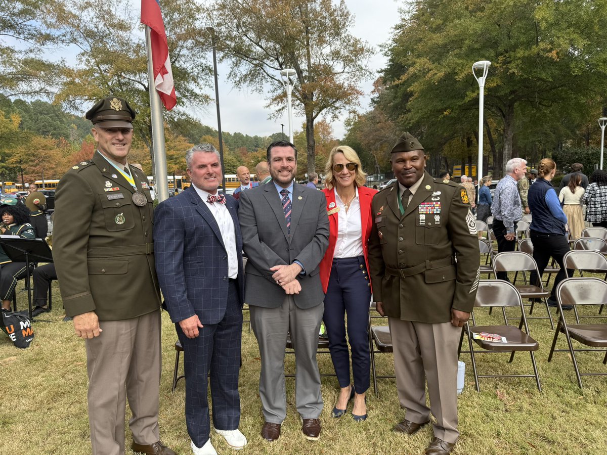 FultonCoSchools's tweet image. Dig Deeper into how our FCS Cadets honored veterans at this year’s ceremony: news.fultonschools.org/details/~board…

#FCSnews #FultonVeterans #FultonCountySchools #VeteransDay