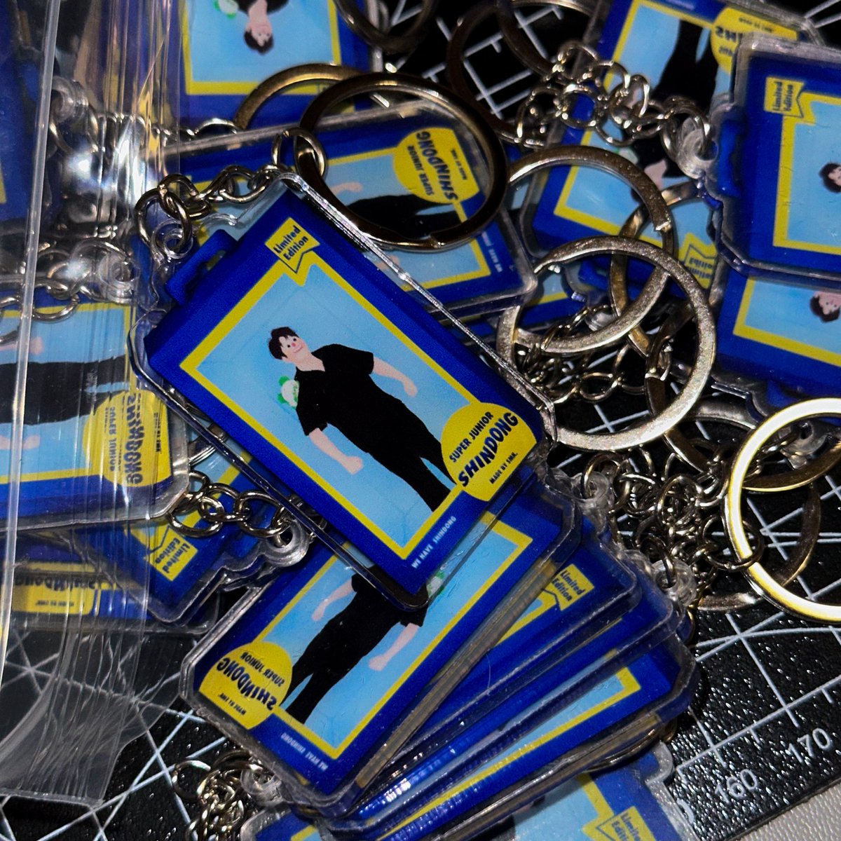 สตด. ล็อตแรกมาถึงแล้ว ล็อตสองกำลังจะตามมาติดๆ มร พจก.สำหรับเมนพี่ชินดงมาแจกล่วยยยยย  

เดี๋ยวรอล็อตสองมาสมทบแช้วจะได้เปิดโรงงานนรกสักที 

#SS10inBKK