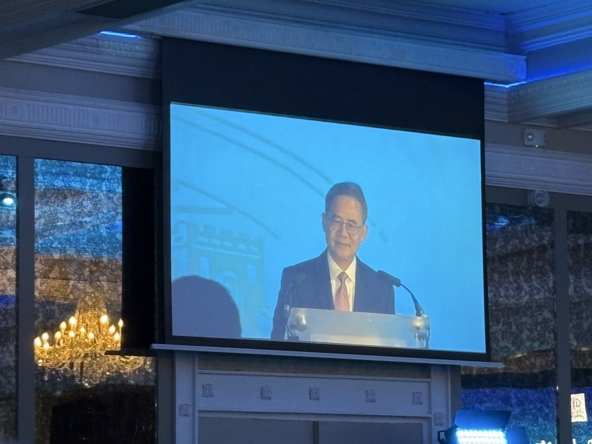 Dr Liang Wang tweet media