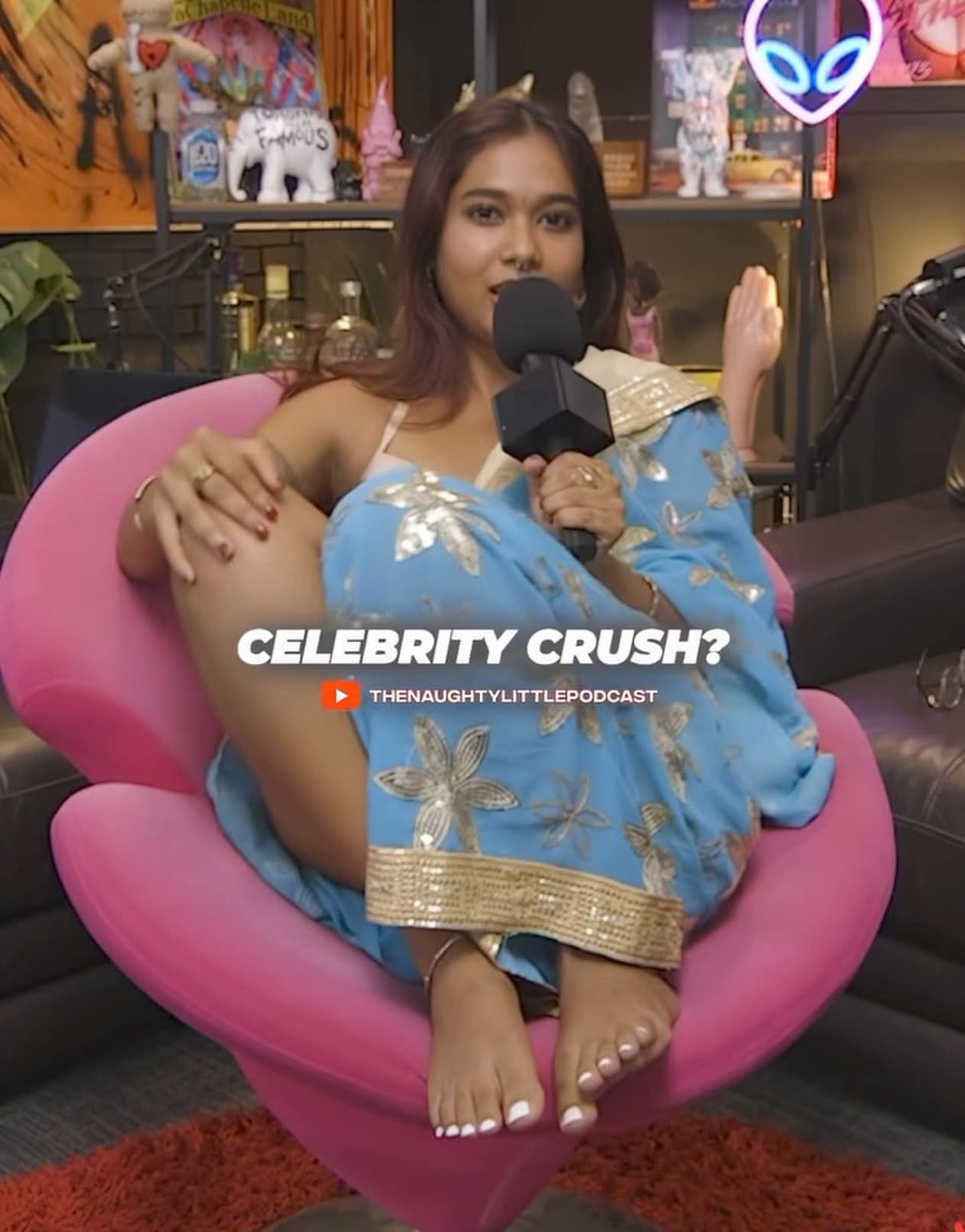 Troll_Cinema's tweet image. #MiaZ says her celebrity crush is #Dhanush ❤️!