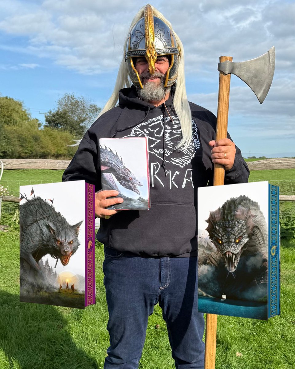 JohnGwynne_'s tweet image. OUT ONE WEEK TODAY ⚔️ 

The Bloodsworn Saga hardbacks are released in one week. They are my first hardbacks in the US and they are beautiful. I love the artwork by Marcus Whinney so much, so to have them without any text on is a great decision by the Orbit team. Heya 🪓