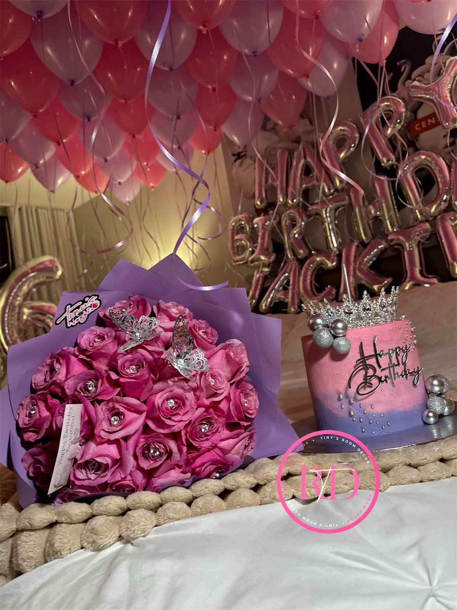 TinysTastyTreat's tweet photo. Happy Birthday Jackie 🎂 Purple &amp; Pink birthday decor 💜🩷 

100 ceiling &amp; floor balloons w/ balloon banner, XL age balloons, luxury cake, 25ct rose bouquet, &amp; jacuzzi decor. https://t.co/pb0o5RuYWZ