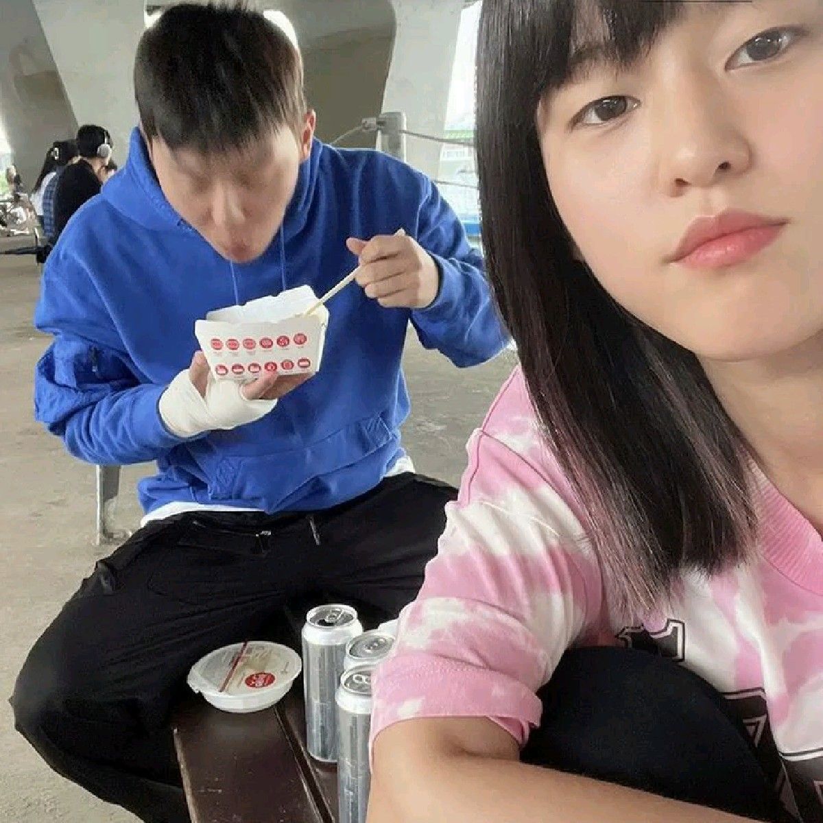 wookzne's tweet image. omg sit with me