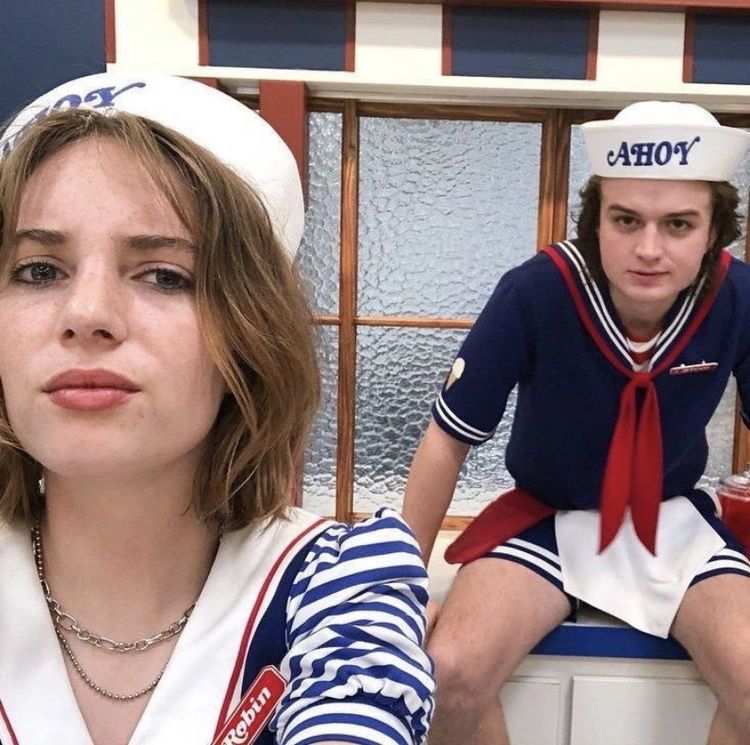 wookzne's tweet image. omg sit with me