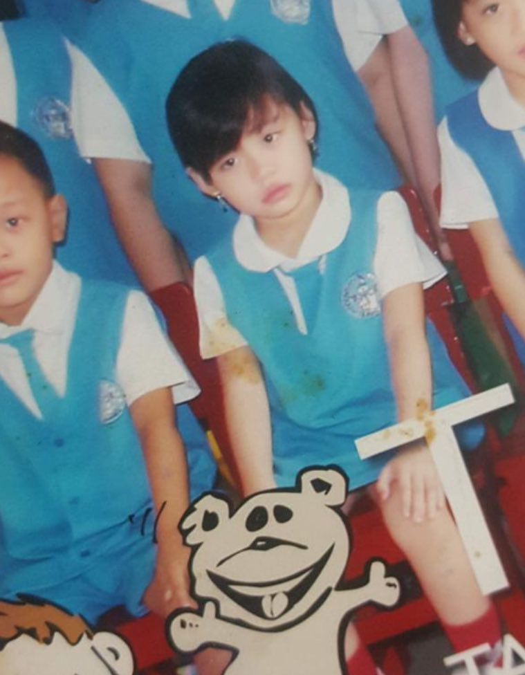 Avtobusda bir yapon ayol bor.