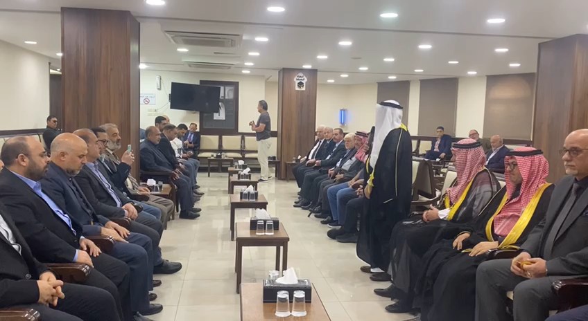 في وفد ضمَّ عددًا من أعضاء مجلس الشورى.. هيئة علماء المسلمين في العراق تشارك في مجلس عزاء الداعية الدكتور (زغلول النجّار) -رحمه الله- وتسجل شهادتها في بيان جهوده وآثاره

الهيئة نت – عمّان| أدّى وفد من هيئة علماء المسلمين في العراق؛ واجب العزاء بوفاة الدكتور (زغلول النجّار) -رحمه