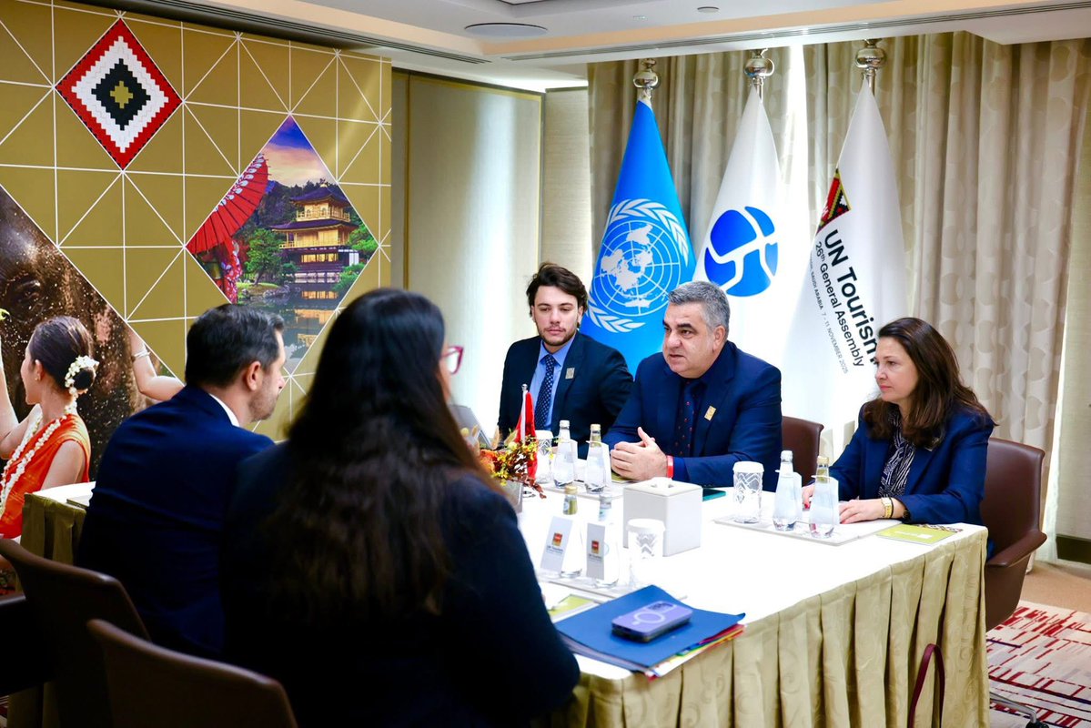 BGonxhja's tweet image. Me ministrin e Turizmit dhe Sportit të Kroacisë Tonči Glavina në #UNWTO me të cilin ndajmë jo vetëm vlera të përbashkëta mesdhetare, por edhe një vizion të përbashkët për zhvillimin e turizmit dhe shkëmbimeve kulturore e sportive.