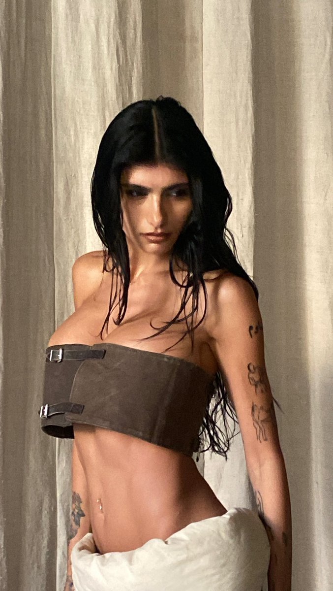 Mia K. tweet media