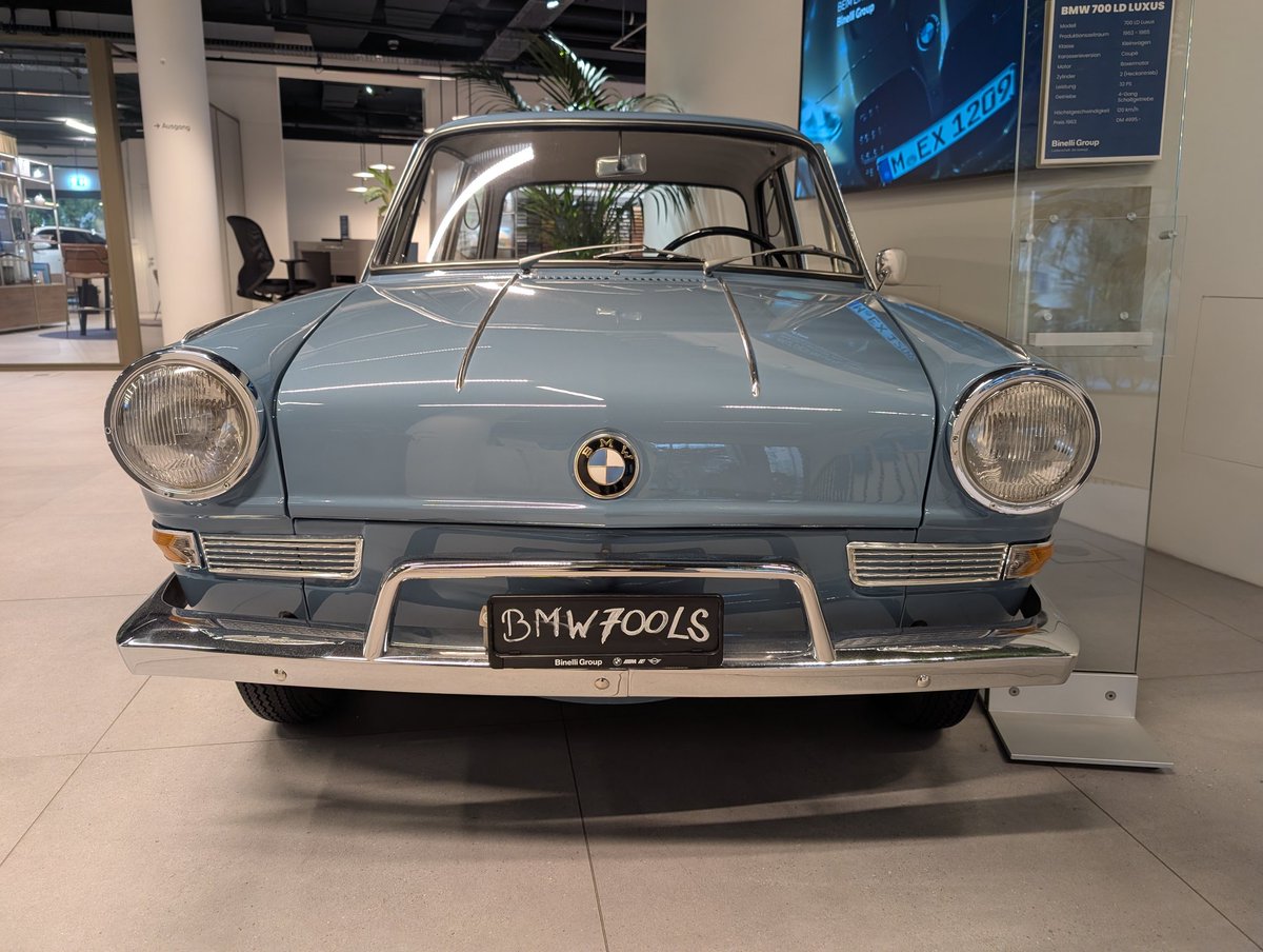 What comes to your mind when you read this license plate? What does it say?

Let me know in the comments.

#justcurious #bmw #classicars #licenseplates