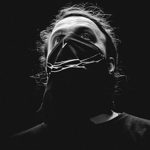 MusicNewsWeb's tweet image. Blackstate "#FollowMe" video premiere - #Blackstate
Read the full article here: ift.tt/kVfNLAY
More on Music-News.com