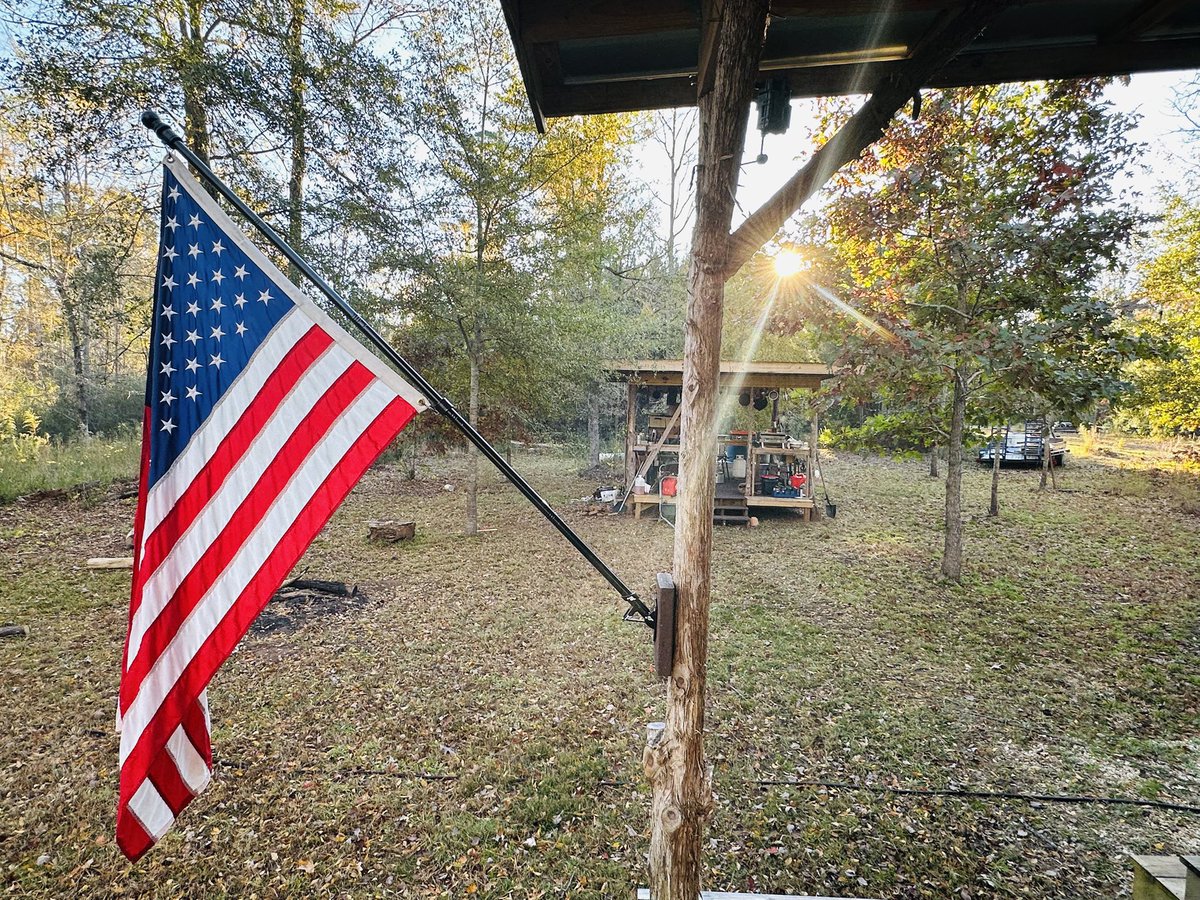 jennyRichards97's tweet photo. Happy veterans 🇺🇸 God Bless and thank you Veterans 🇺🇸 https://t.co/Ob6GVwEO5V