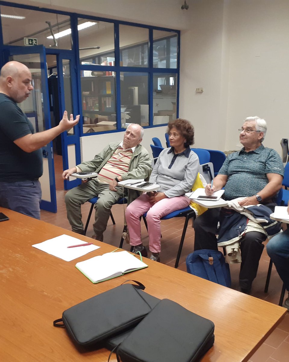 ratoadcc's tweet image. 📸
🇵🇹 A #RatoADCC continua a colaborar em #parceria com a Biblioteca da @CMSeixal no projeto &quot;Aprender numa Tarde&quot; - ficam aqui algumas fotos.

#SempreAAprender
. . .
🇬🇧 Informatics #workshop for the community