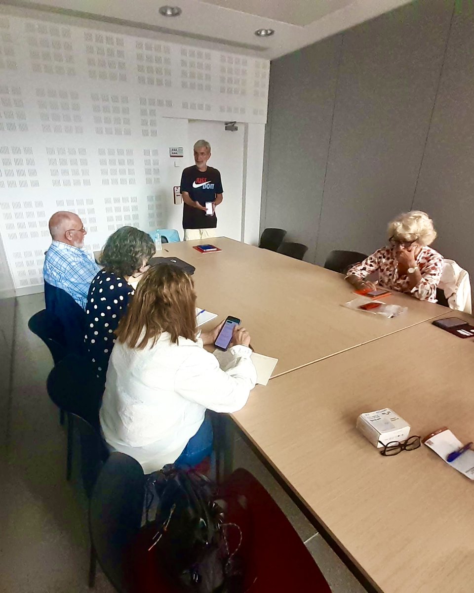 ratoadcc's tweet image. 📸
🇵🇹 A #RatoADCC continua a colaborar em #parceria com a Biblioteca da @CMSeixal no projeto &quot;Aprender numa Tarde&quot; - ficam aqui algumas fotos.

#SempreAAprender
. . .
🇬🇧 Informatics #workshop for the community