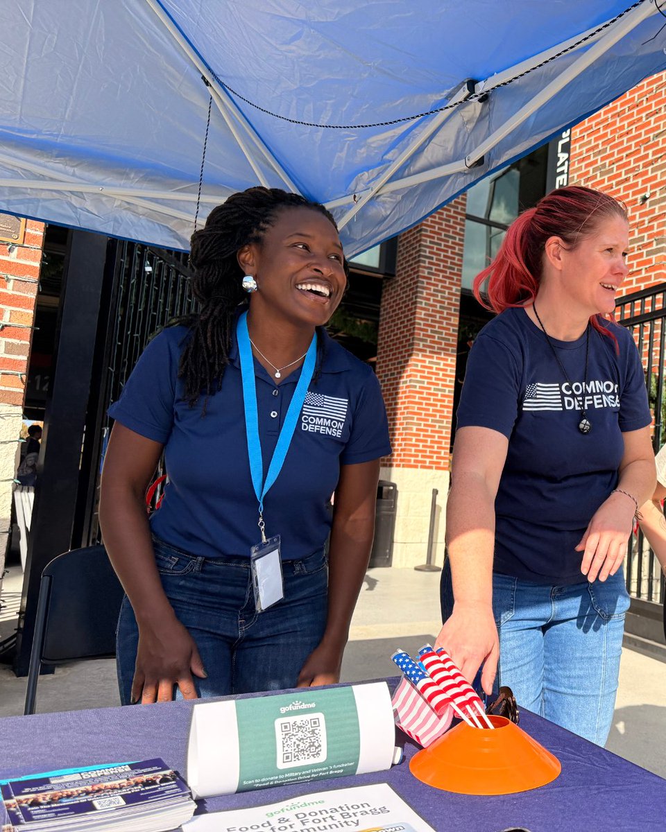 commondefense's tweet image. Community in action in Fayetteville.

Proud to be on the ground with allies at this resource event, connecting vets &amp;amp; military families with free haircuts, food bank access &amp;amp; more. This is what community is all about.

#Fayetteville #VeteranSupport #MilitaryFamilies #VetsSayNo