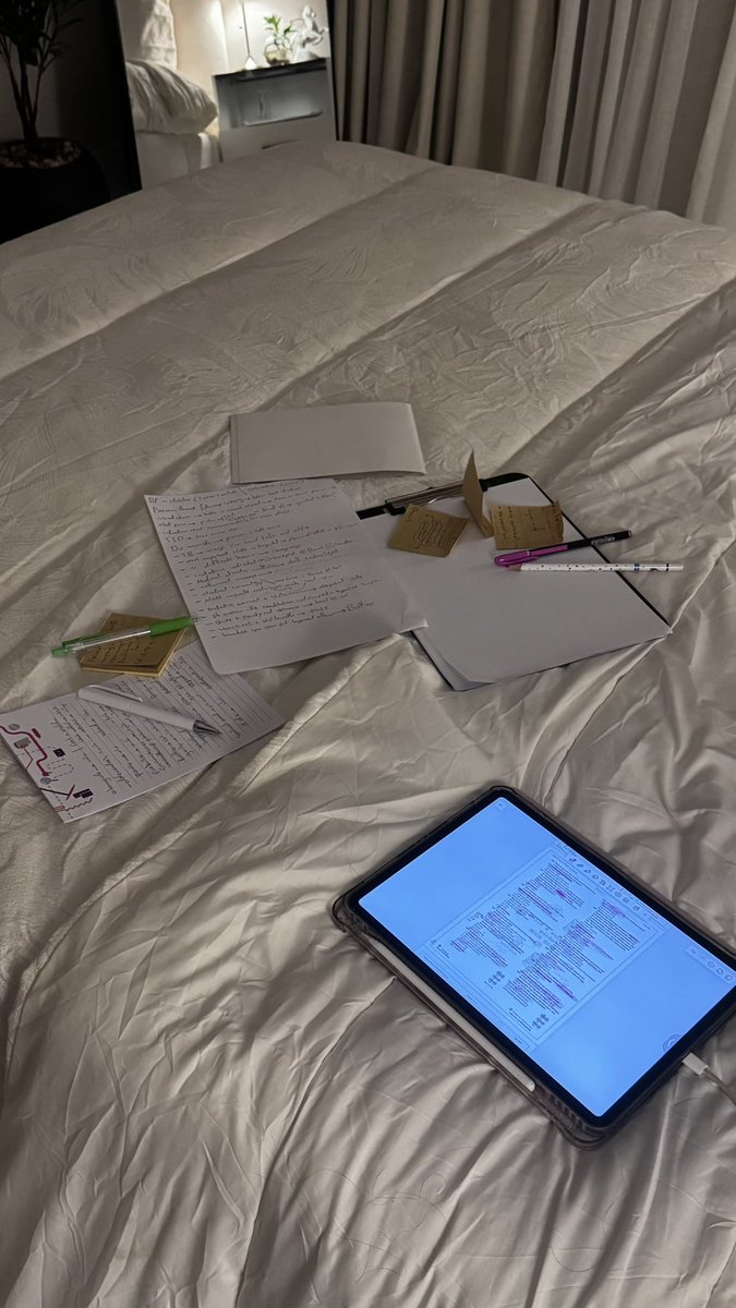 لَمْياء tweet media