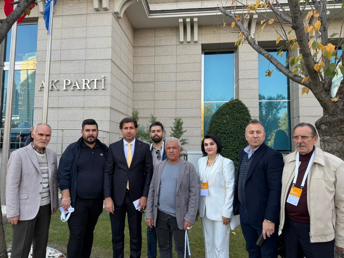 Sn.Cumhurbaşkanımız Sn. <a href="/RTErdogan/">Recep Tayyip Erdoğan</a>’ın teşrifleriyle gerçekleştirilen AK Parti Kongre Merkezi’nde düzenlenen Medeniyetimizde Şehir ve Mekân Temalı Şehircilik Zirvesi ve Kentkırım Sergisi programına, İlçe Başkanımız Sn.@karadumanbaran ve teşkilatımız katıldı.

<a href="/hakanhanozcan/">Hakan Han ÖZCAN 🇹🇷</a>