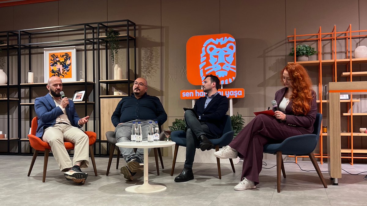 Ing Tech Hub'da Java paneli. JavaScriptle trolleyesim var 😅