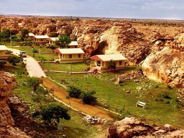 KurnoolCity2025's tweet image. The breathtaking Orvakallu Rock Garden is a hidden jewel that showcases both human creativity and the artistic ability of nature. Orvakallu Rock Garden is said to have come into being at Lord Shiva&apos;s heavenly whims.

Orvakal Rock Garden ( Kurnool District ) 

#KurnoolDevelopment