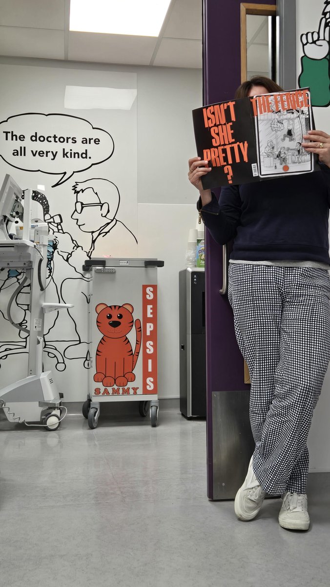 Thanks to XB for this photo of Issue 25 at the Evelina Children's Hospital