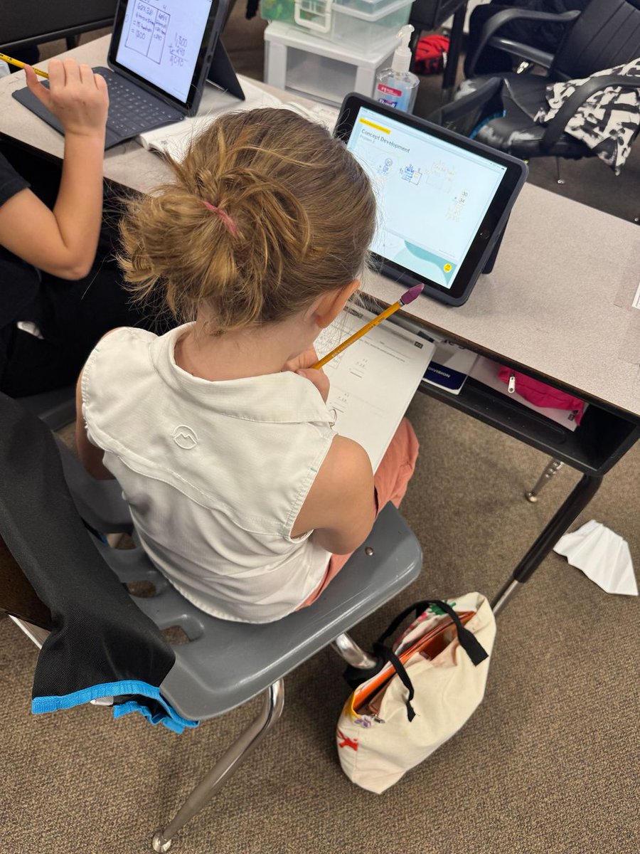 gccisd_edtech's tweet image. 🎉 Tech in Action! Mr. Bittel’s students at Travis Elementary are using Notability to complete their Bluebonnet math practice sets,  making learning interactive, organized, and fun! 💻✏️
