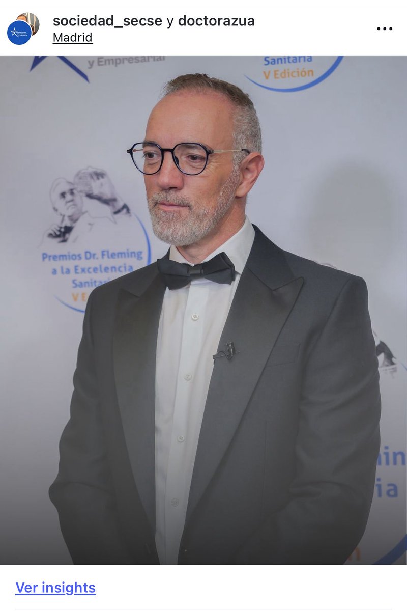 Recibir el Premio Dr. Fleming a la Excelencia Sanitaria ha sido un abrazo inmenso al legado que me dejó mi padre, el Dr. Azúa Blanco, quien me enseñó que un diagnóstico no es solo ciencia, sino compasión en cada lámina.
Y se lo dedico a mis hijos, Nicolás y Mario. Mariete, mi luz