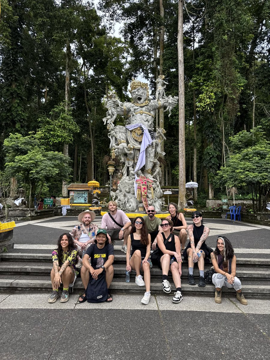 pobedeen ⚫️ tweet media